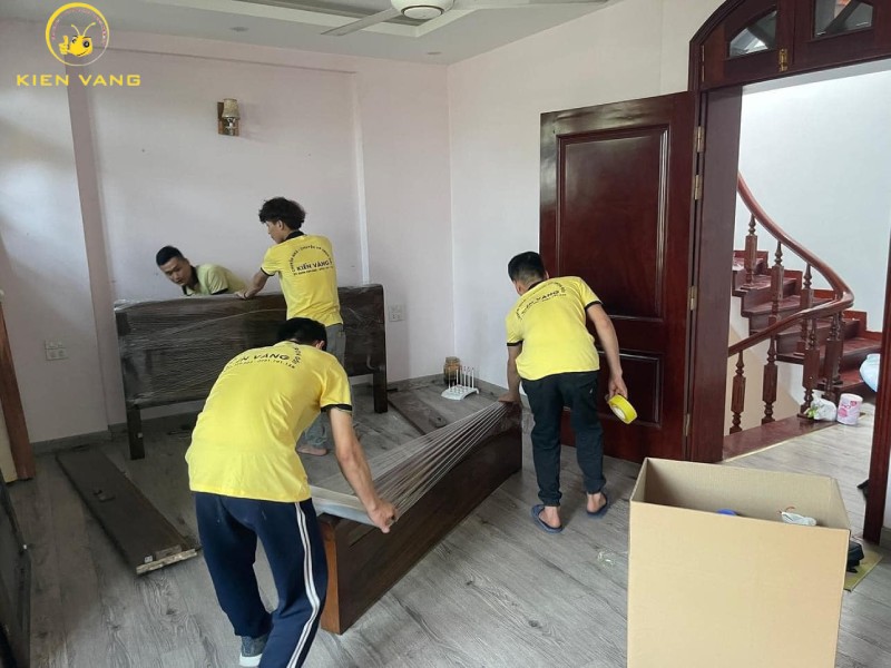 Nên lựa chọn đơn vị uy tín để đảm bảo đồ đạc của bạn còn nguyên vẹn trong quá trình vận chuyển.